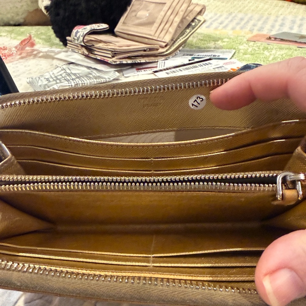 Prada Saffiano metallic gold leather wallet - Picture 2 of 9